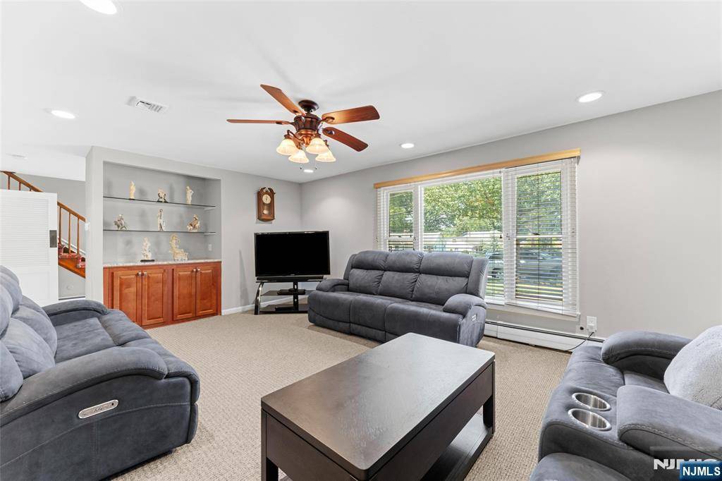 River Edge, NJ 07661,222 Zabriskie PL