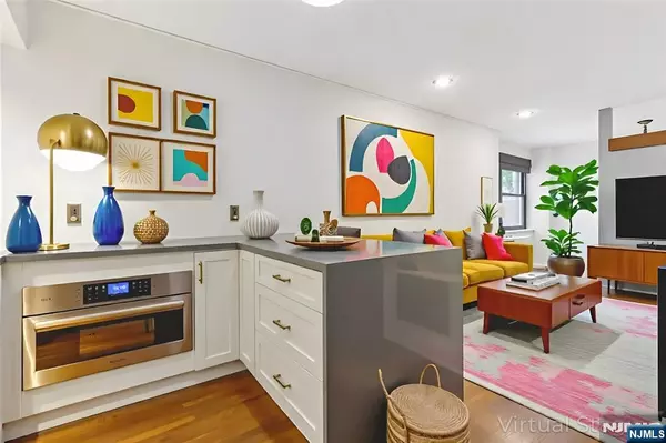 3050 Edwin AVE ##2D, Fort Lee, NJ 07024