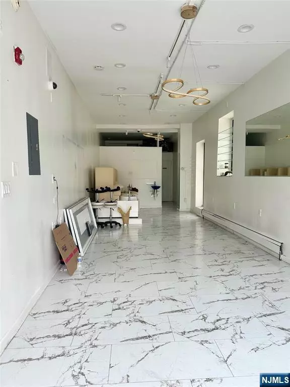 Edgewater, NJ 07020,10 Hilliard AVE