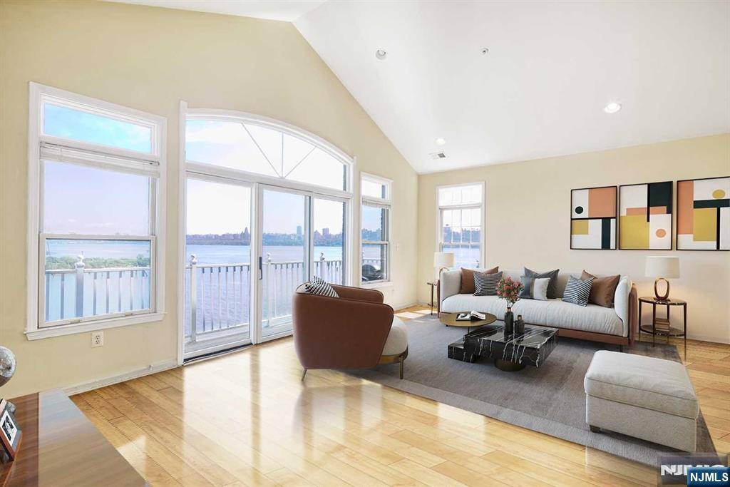 49 Lydia DR, Guttenberg, NJ 07093