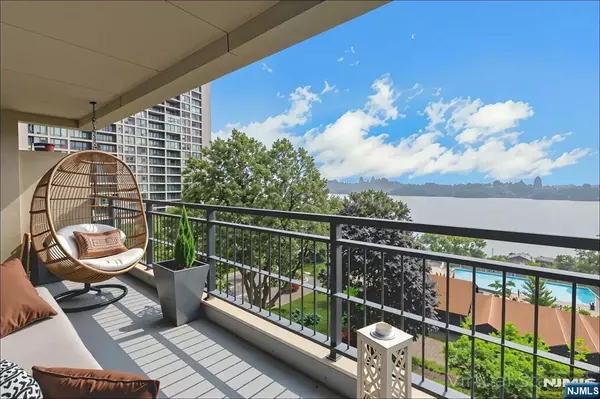 2 Horizon RD ##627, Fort Lee, NJ 07024