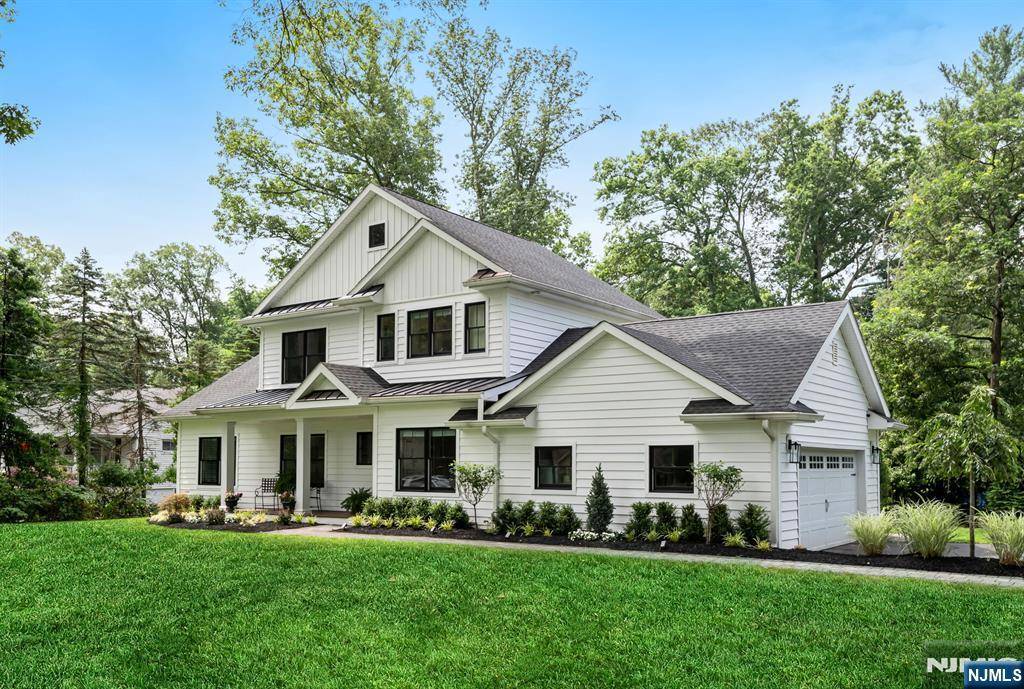Wyckoff, NJ 07481,207 Henry PL