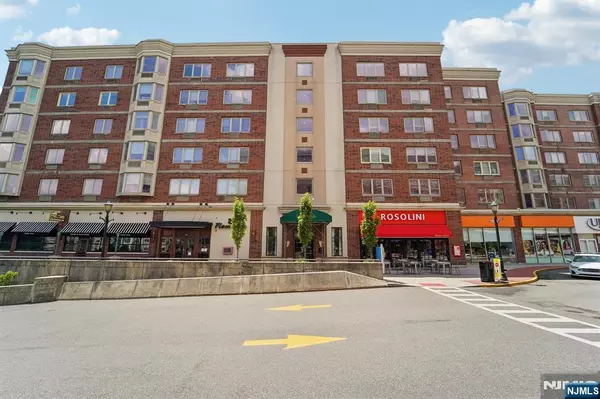 6210 City PL, Edgewater, NJ 07020