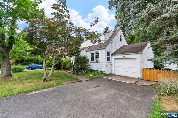 305 E Main ST, Bergenfield, NJ 07621