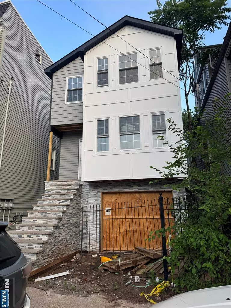 Newark, NJ 07103,691 S 20th ST