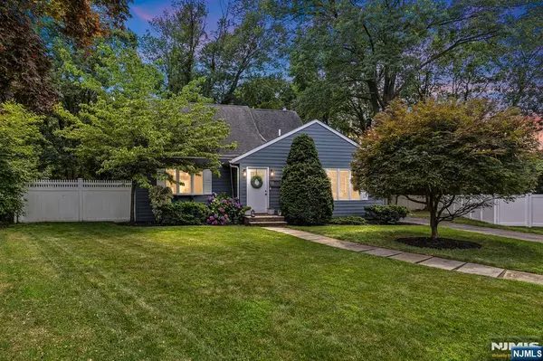 11 Dean CT, Rutherford, NJ 07070