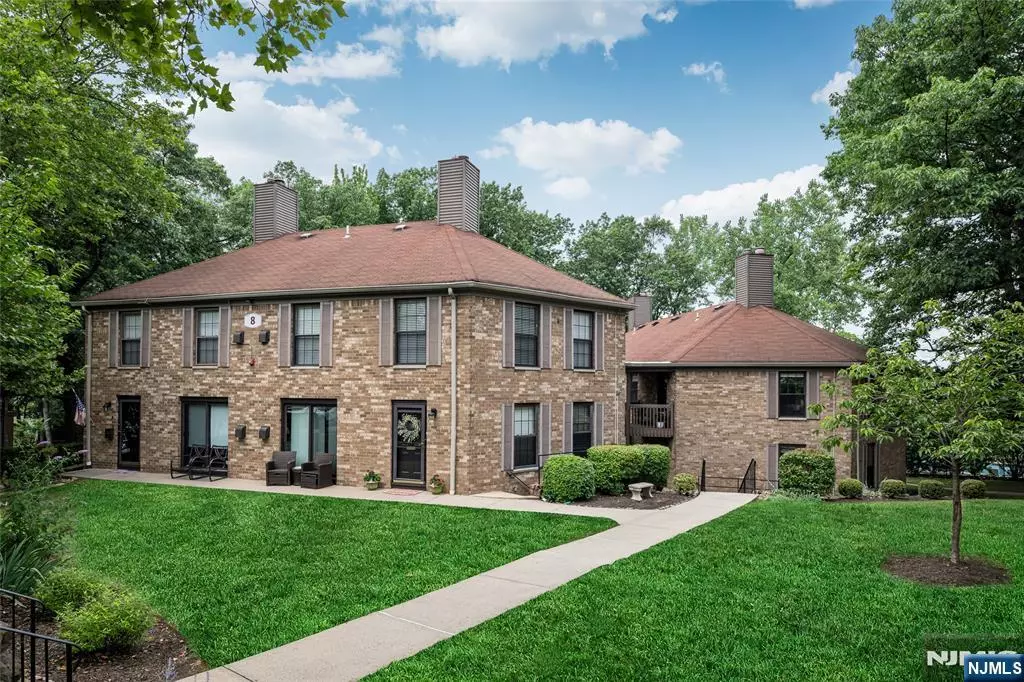 Little Falls, NJ 07424,181 Long Hill RD #8-3