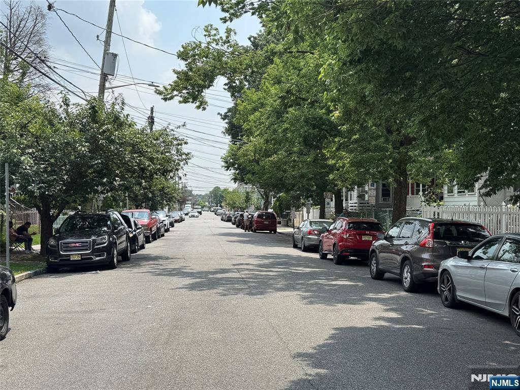 Paterson, NJ 07504,723 26th ST