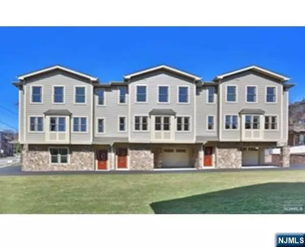 452 Grand AVE #B, Palisades Park, NJ 07650
