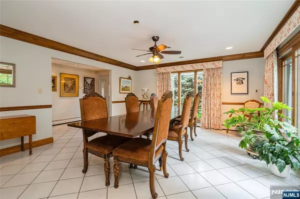 Hillsdale, NJ 07642,5 Ridge CT