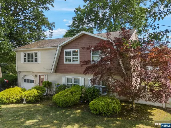Westwood, NJ 07675,189 Woodland AVE
