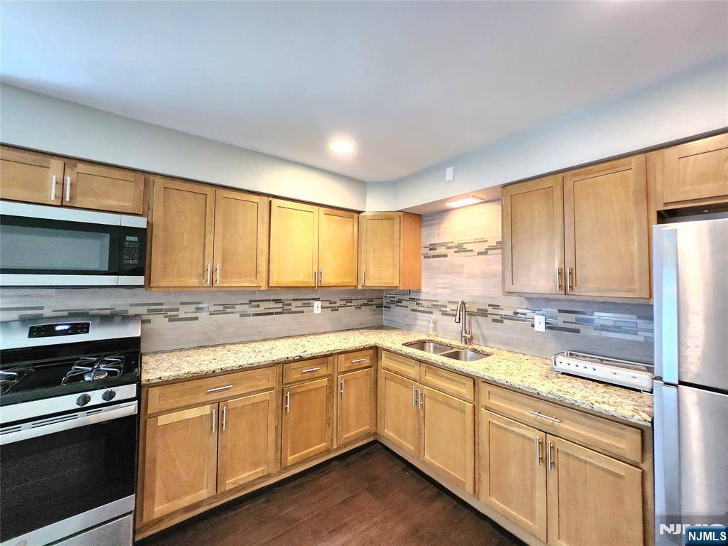 223 E Columbia AVE #2FL, Palisades Park, NJ 07650
