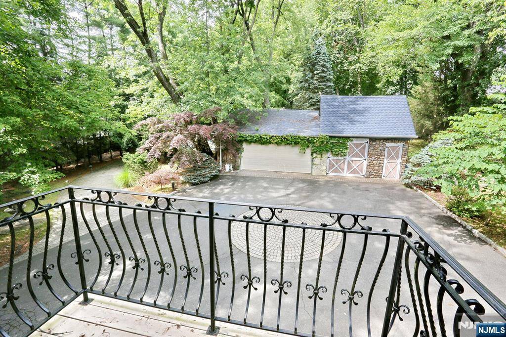 Midland Park, NJ 07432,260 Glen AVE