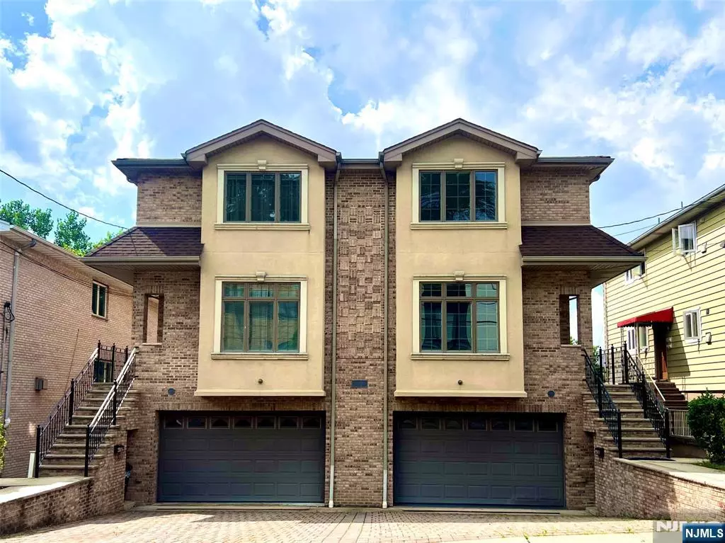 Palisades Park, NJ 07650,445 7th ST #B