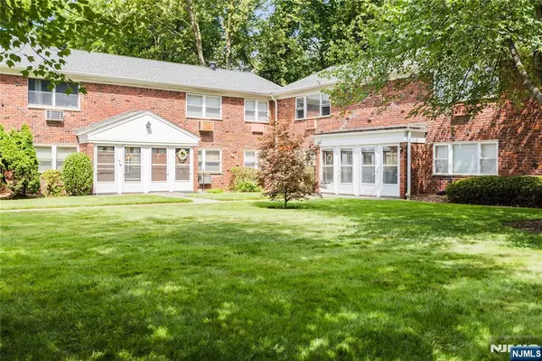 108 Regency PARK, Ramsey, NJ 07446