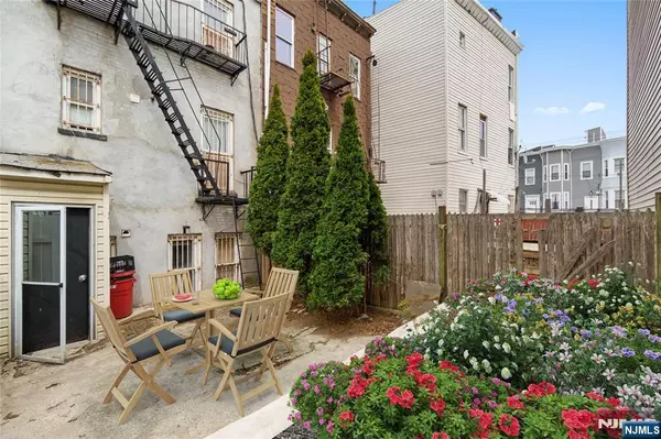 477 Mercer ST, Jersey City, NJ 07306