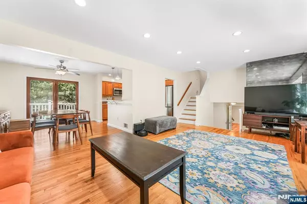 Pompton Lakes, NJ 07442,4 Henderson CT