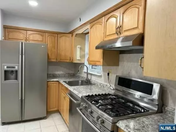 Ridgefield, NJ 07657,784 Bergen BLVD #1st Fl