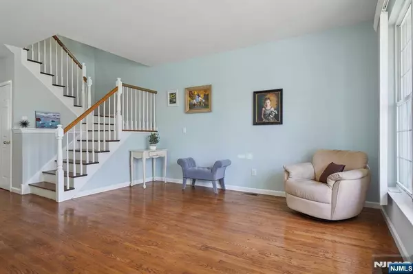 Woodland Park, NJ 07424,62 Rolling Views DR