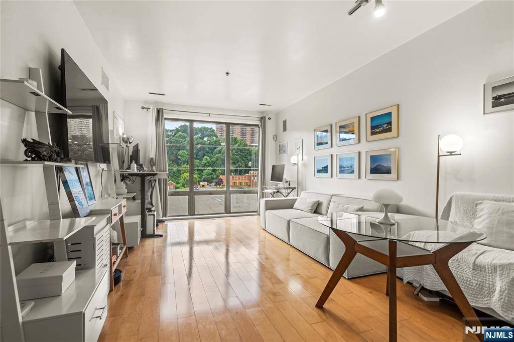 24 Ave At Port Imperial #328, West New York, NJ 07093