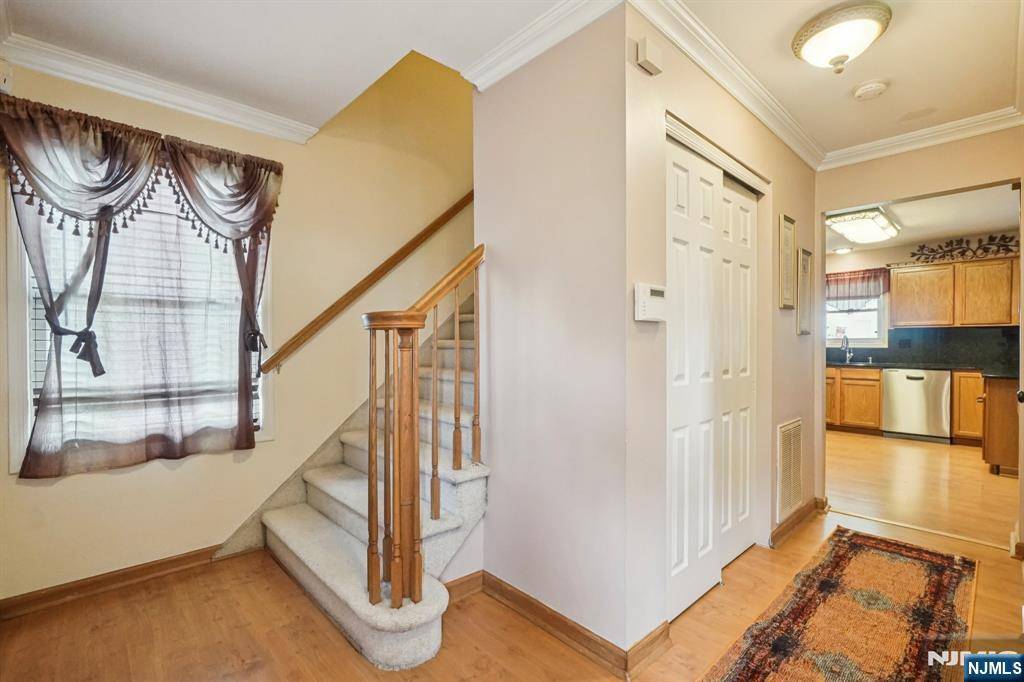 Hawthorne, NJ 07506,63 Macfarlan AVE