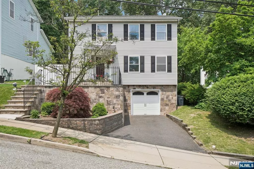 Hawthorne, NJ 07506,63 Macfarlan AVE