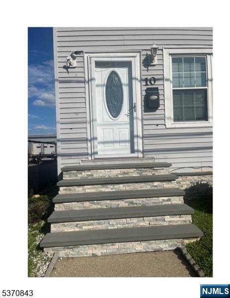 10 Salter PL, Bloomfield, NJ 07003