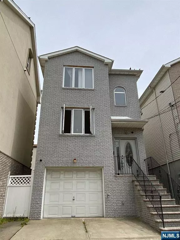 Harrison, NJ 07029,309 N 3rd ST #1