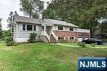 East Hanover Twp, NJ 07936,2 Christine DR