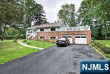 2 Christine DR, East Hanover Twp, NJ 07936