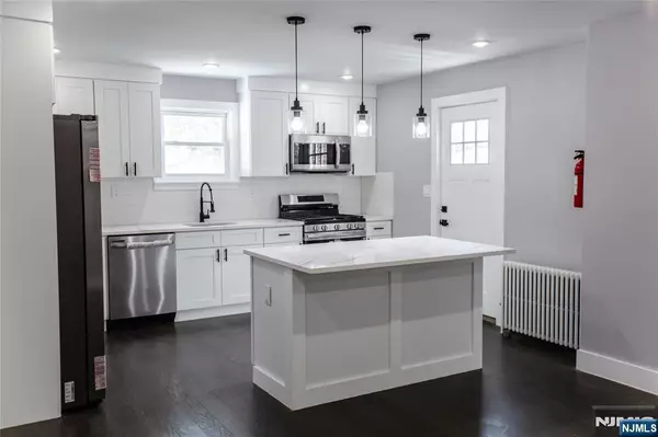 Teaneck, NJ 07666,21 Beveridge ST