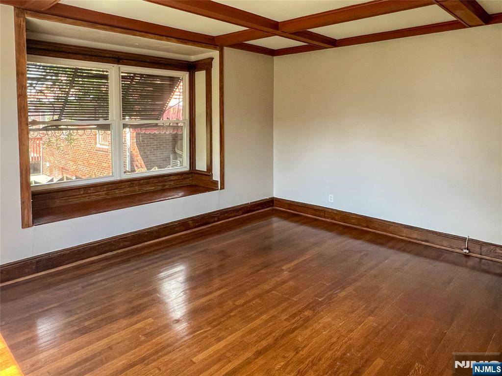 Paterson, NJ 07503,142 Lakeview AVE