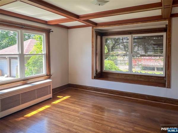 142 Lakeview AVE, Paterson, NJ 07503