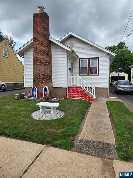 15 Westside AVE, Bergenfield, NJ 07621