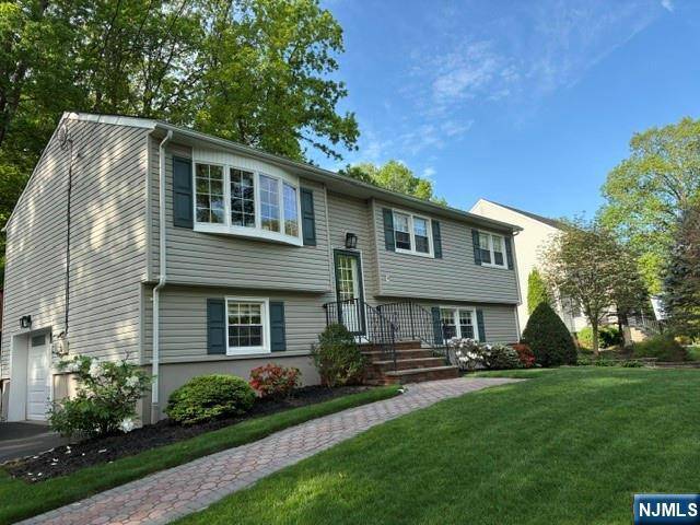 Bloomingdale, NJ 07403,66 Overlook RD