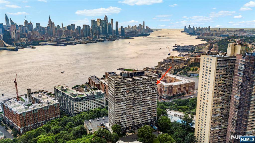 6050 Boulevard East #20G, West New York, NJ 07093