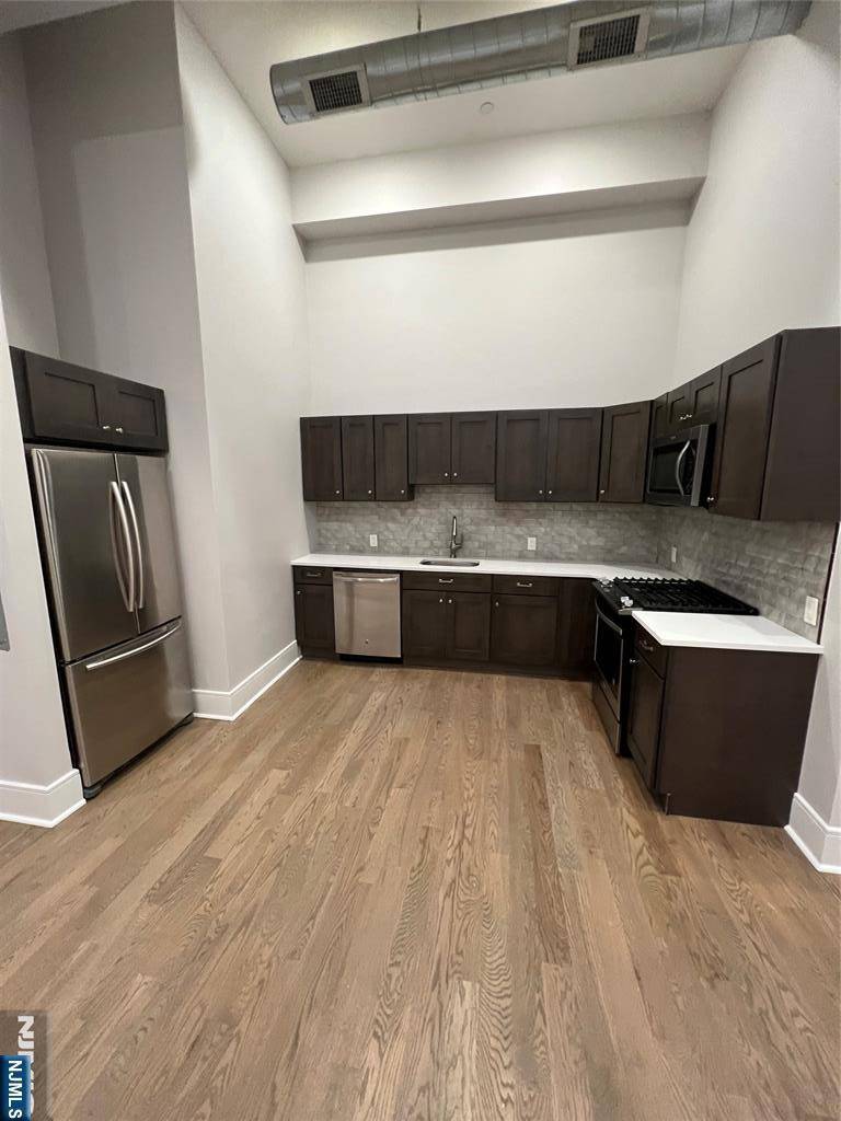 Hackensack, NJ 07601,161-163 Main ST #102