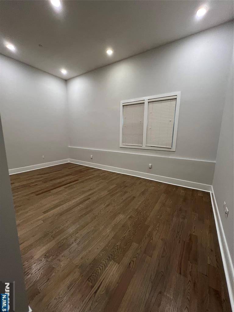 Hackensack, NJ 07601,161-163 Main ST #102