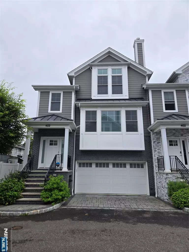 Cresskill, NJ 07626,25 Division ST #403