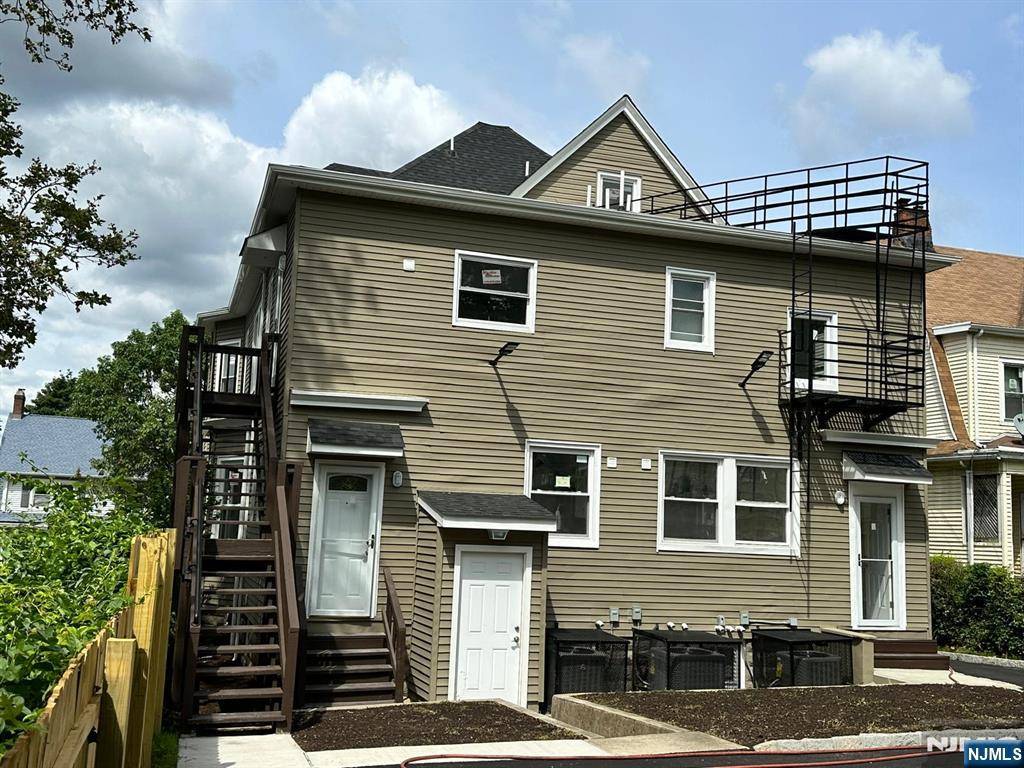 Orange, NJ 07050,466 Conover TER #1R