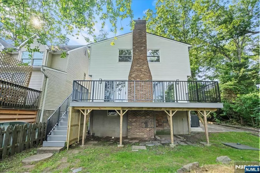 13 Landing RD, West Milford, NJ 07421