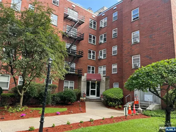 2320 Linwood AVE #2D, Fort Lee, NJ 07024