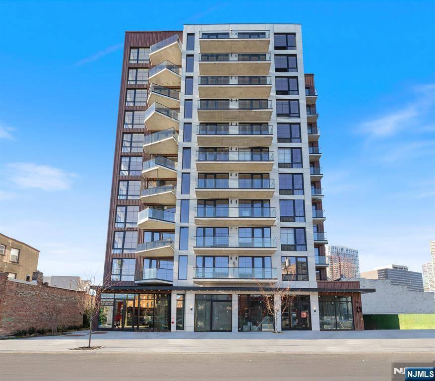65 Mcwhorter #401, Newark, NJ 07105