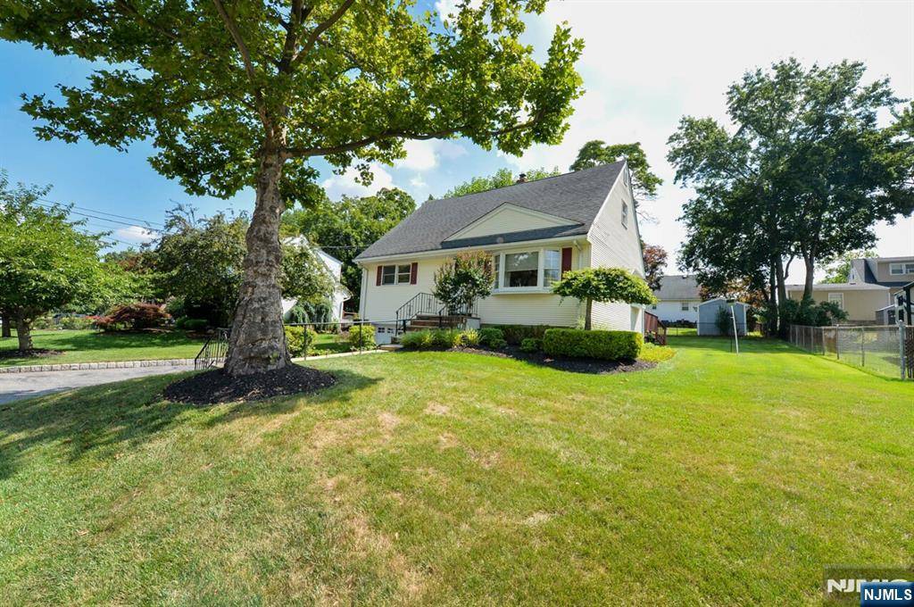 Dumont, NJ 07628,21 Wareham RD