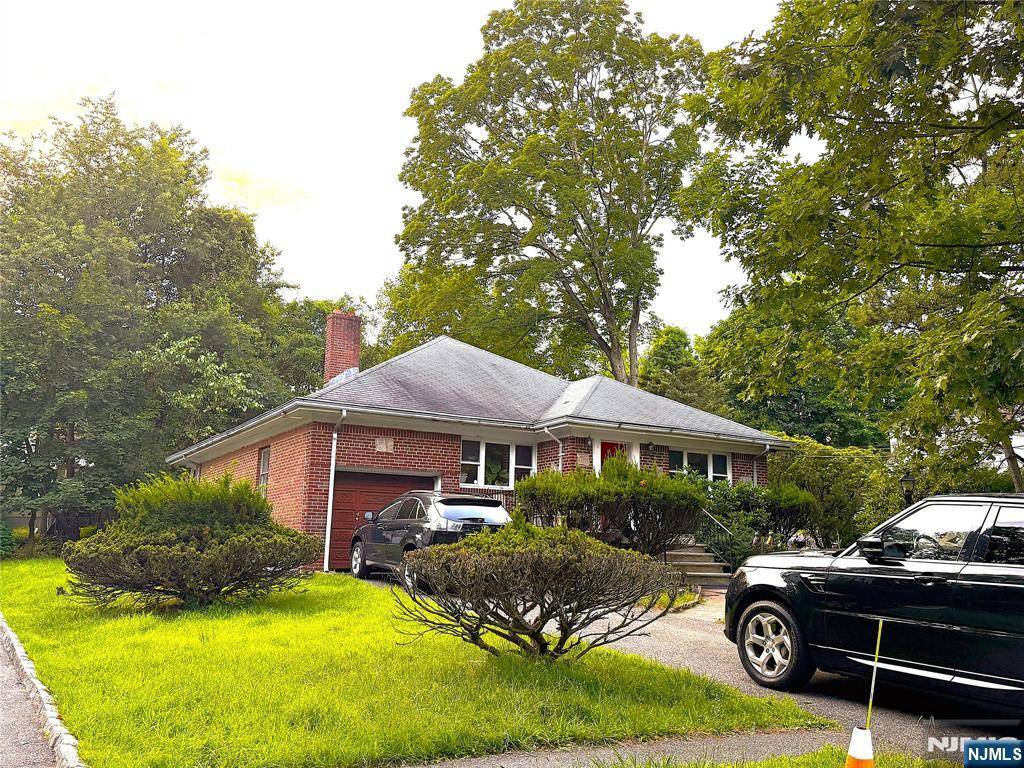 Closter, NJ 07624,280 Knickerbocker RD