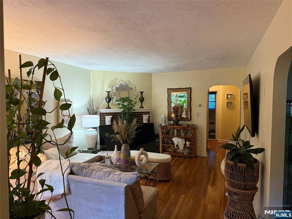Closter, NJ 07624,280 Knickerbocker RD