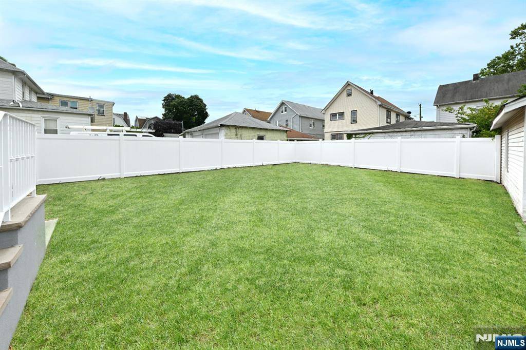 Clifton, NJ 07011,165 E 2nd ST