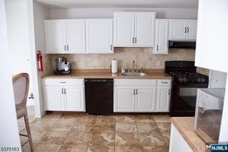 East Hanover Twp, NJ 07936,18 Donna
