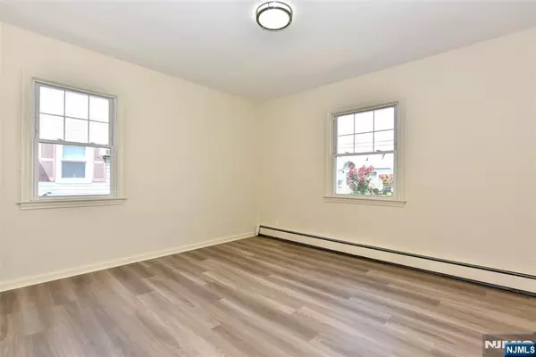 Bergenfield, NJ 07621,28 Reid AVE #1