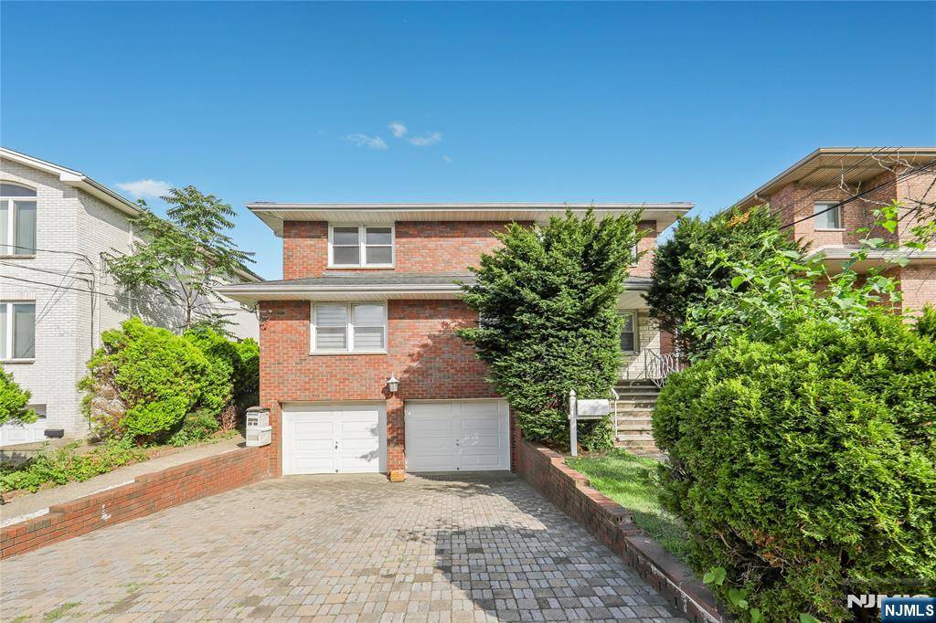 Palisades Park, NJ 07650,428 Lincoln ST #2nd Street